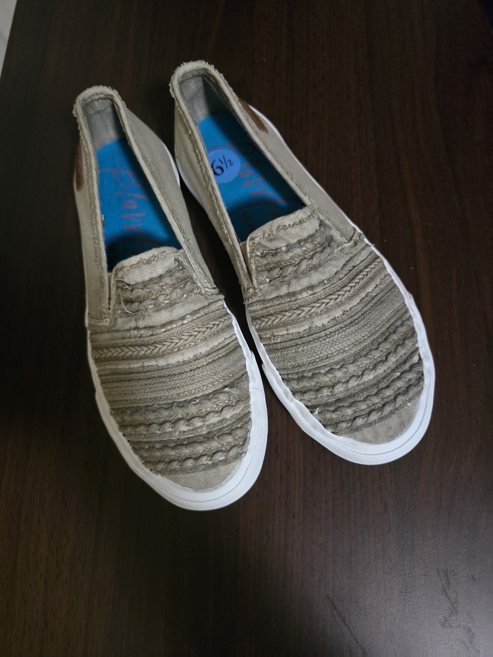 Blowfish Women’s Slip-On Casual Sneakers in Taupe Size 6.5